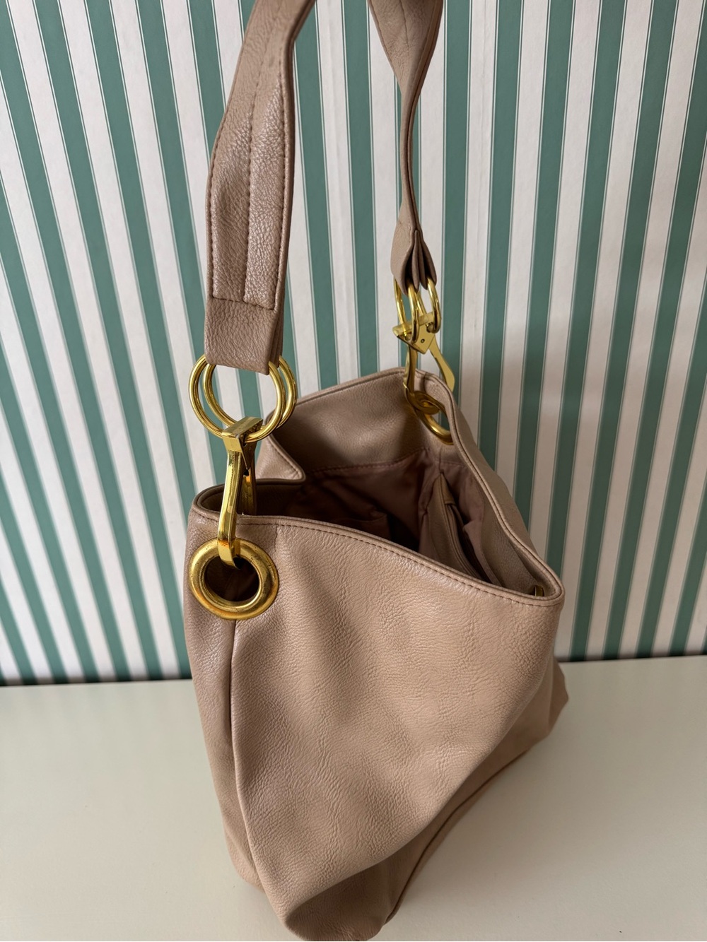 Braciano Neutral Tan Leather Shoulder Bag with Gold Hardware